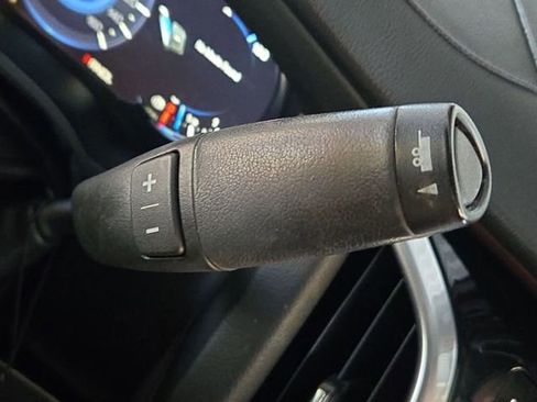 Used 2013 Cadillac Escalade Luxury image 11