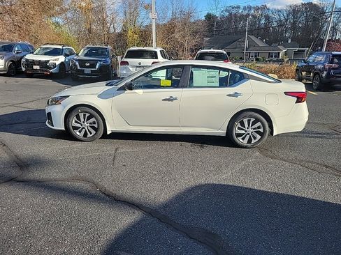 Certified 2025 Nissan Altima 2.5 S image 2