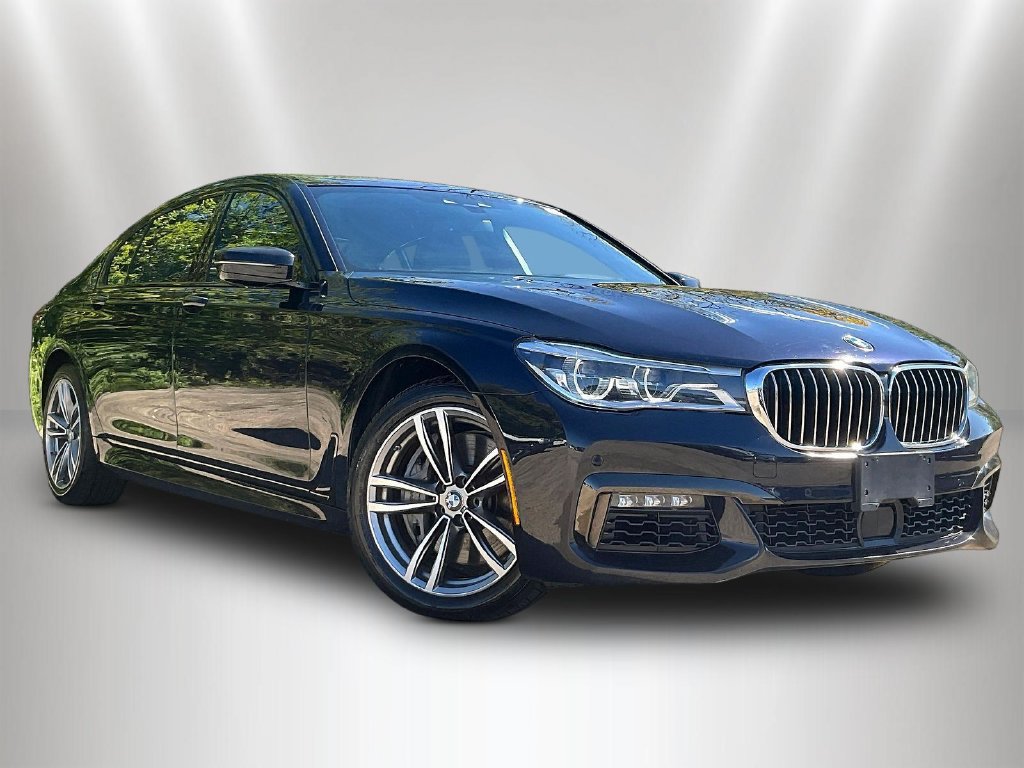 Used 2019 BMW 750i xDrive w/ Executive Package AWD/4WD image 3
