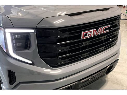 Used 2024 GMC Sierra 1500 Elevation w/ X31 Off-Road Package AWD/4WD image 30