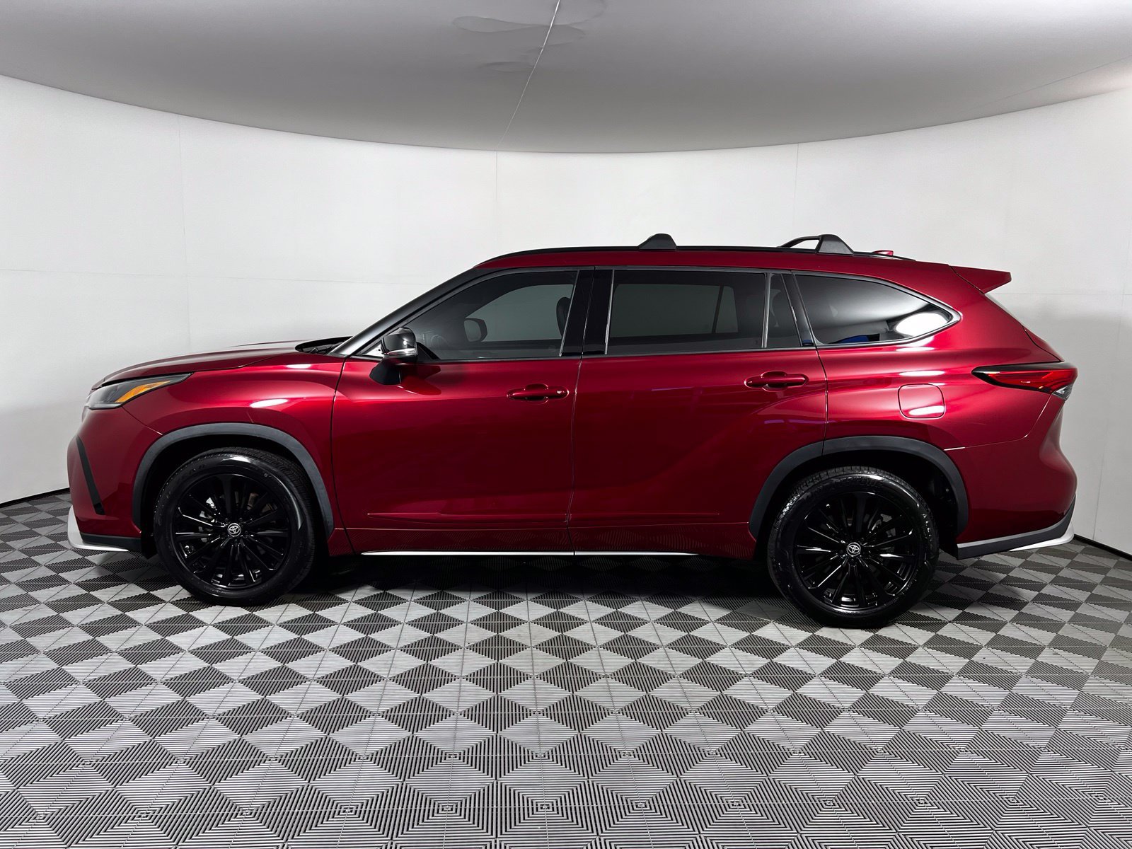 Used 2023 Toyota Highlander XSE AWD/4WD image 8