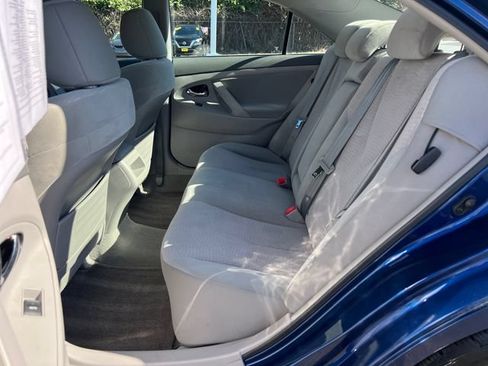 Used 2011 Toyota Camry LE FWD image 14