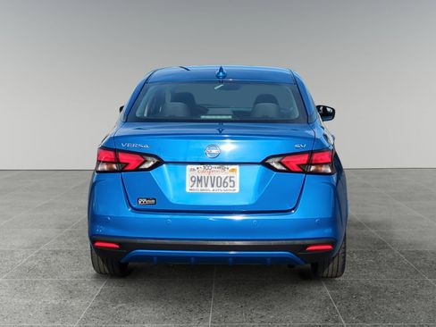 Used 2021 Nissan Versa SV image 4