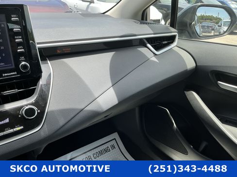 Used 2021 Toyota Corolla LE FWD image 24