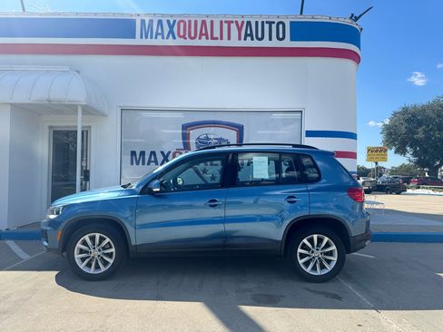 Used 2017 Volkswagen Tiguan Limited w/ Premium Package image 10