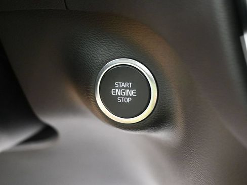 Used 2023 Volvo XC40 B4 Plus w/ Protection Package FWD image 14