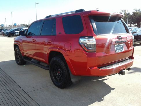 Used 2021 Toyota 4Runner SR5 Premium image 5