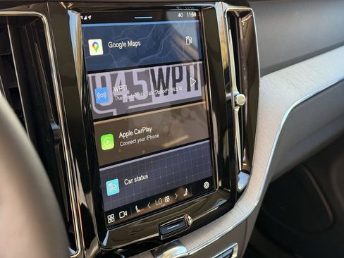 Certified 2025 Volvo XC60 B5 Plus image 23