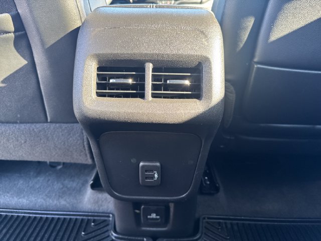Used 2024 GMC Terrain SLT AWD/4WD image 30