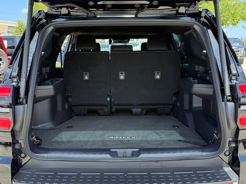 Used 2025 Toyota 4Runner Limited AWD/4WD image 32