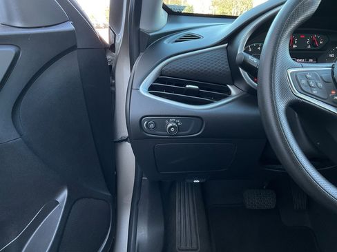 Used 2024 Chevrolet Malibu LT image 24