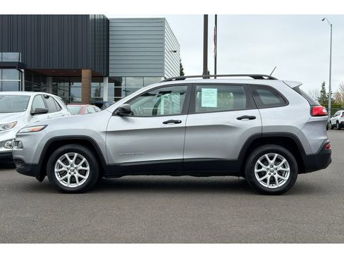 Used 2016 Jeep Cherokee Sport FWD image 9