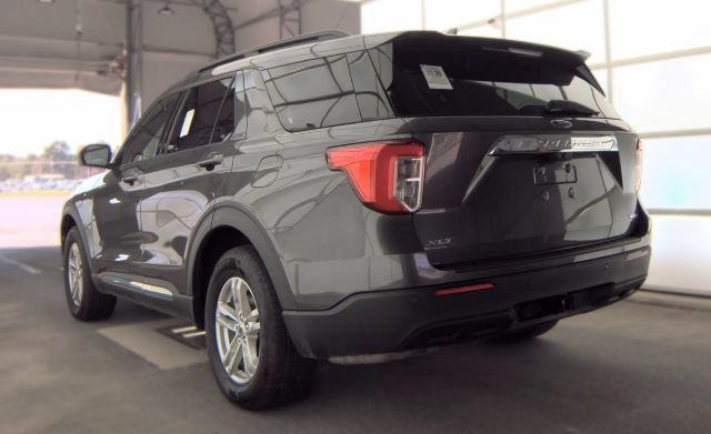 Used 2020 Ford Explorer XLT w/ Class III Trailer Tow Package AWD/4WD image 3