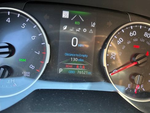 Used 2019 Toyota RAV4 XLE w/ Convenience Package FWD image 24