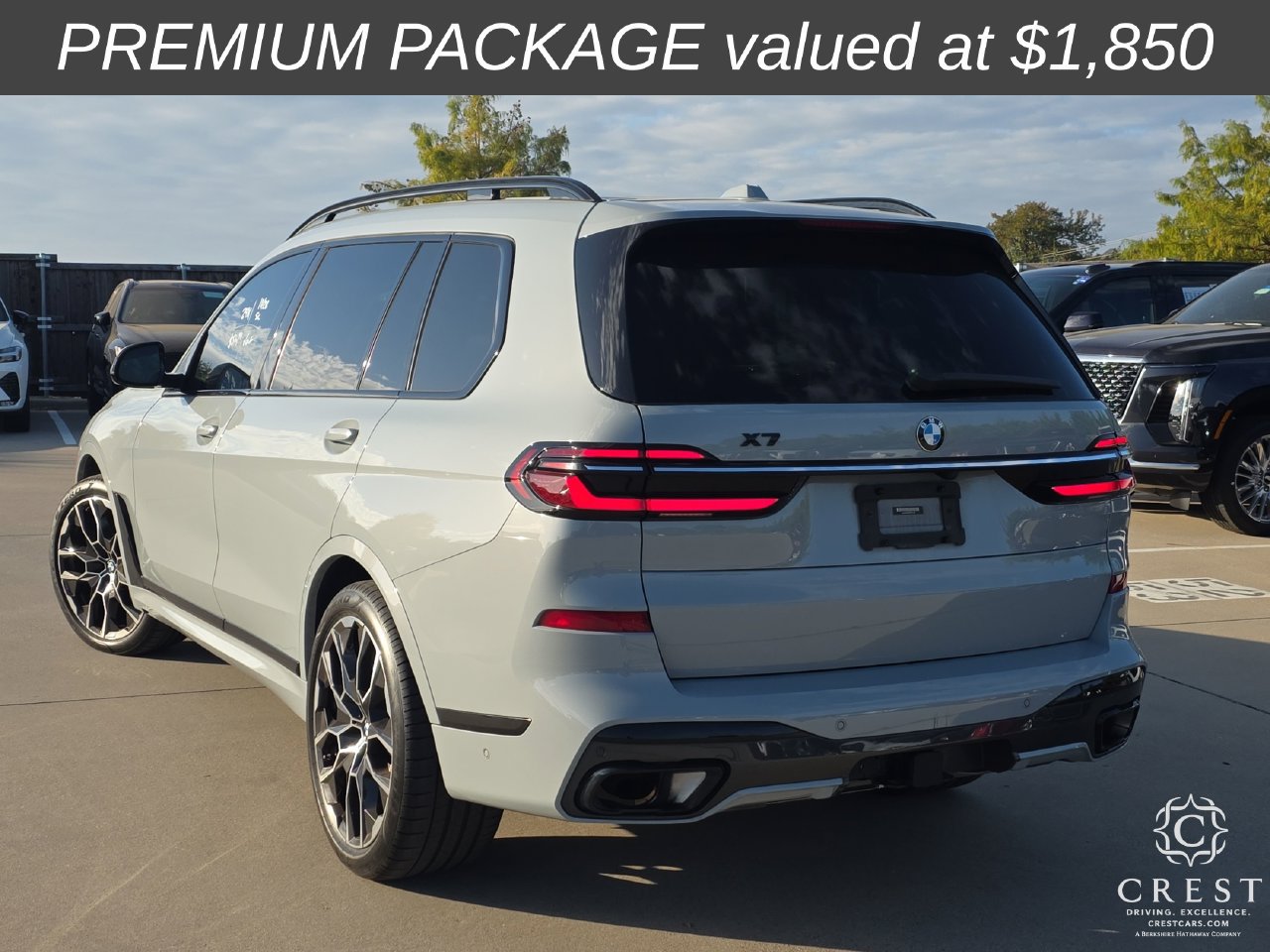 Used 2023 BMW X7 xDrive40i w/ M Sport Package AWD/4WD image 3