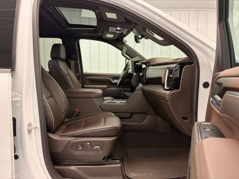 Used 2026 GMC Sierra 3500 Denali w/ Denali Reserve Package AWD/4WD image 11