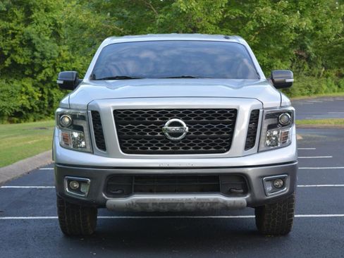 Used 2018 Nissan Titan PRO-4X AWD/4WD image 2