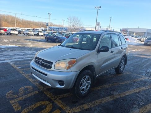 Used 2004 Toyota RAV4 Base image 9