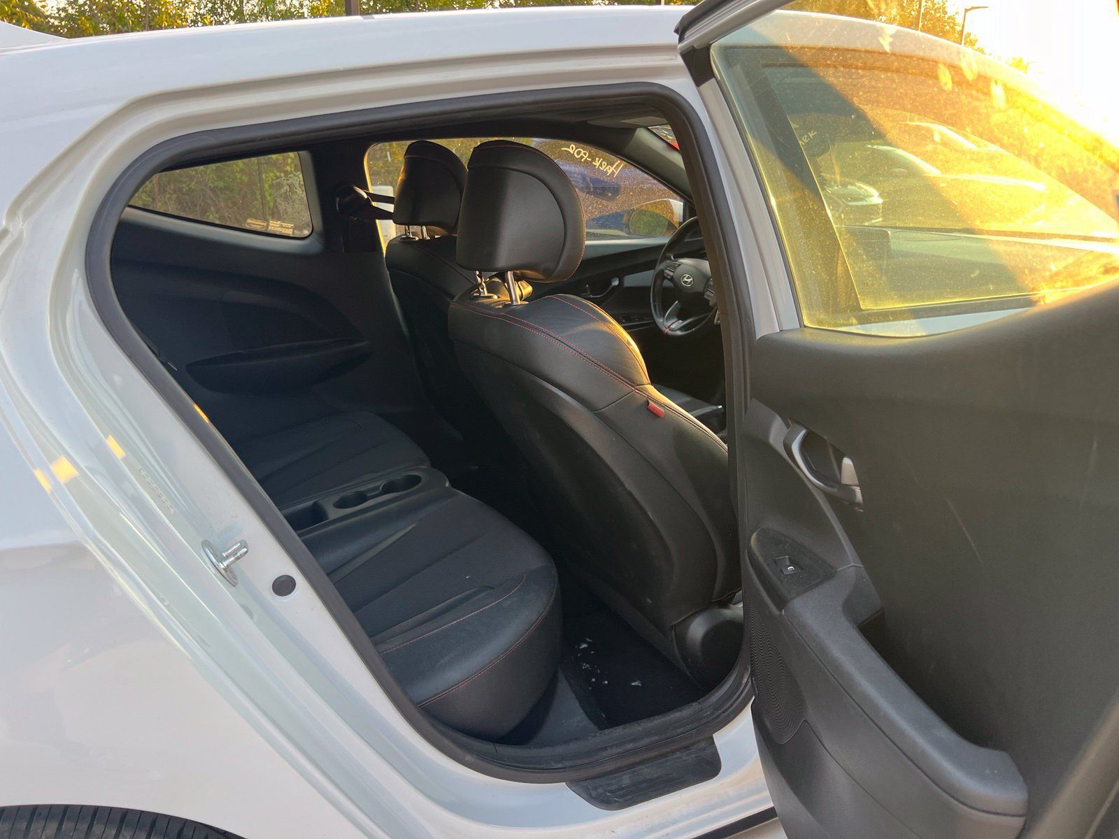 Used 2019 Hyundai Veloster Turbo FWD image 16