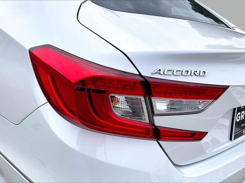 Used 2018 Honda Accord Touring image 27