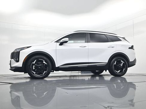 Certified 2026 Kia Sportage EX w/ EX Panorama Roof Package FWD image 40