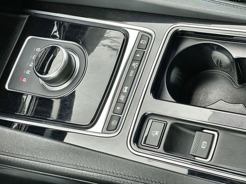 Used 2020 Jaguar F-PACE Prestige image 30