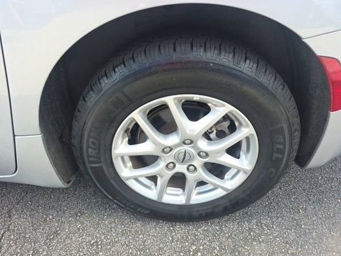 Used 2023 Chrysler Pacifica Touring-L FWD image 10