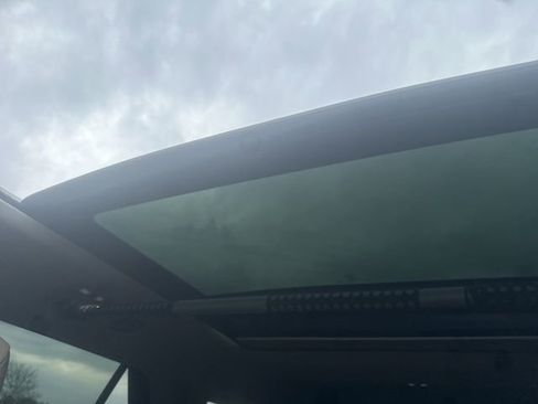 Used 2021 Ford Explorer XLT w/ Equipment Group 202A image 26