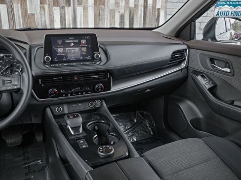 Used 2022 Nissan Rogue SV AWD/4WD image 18