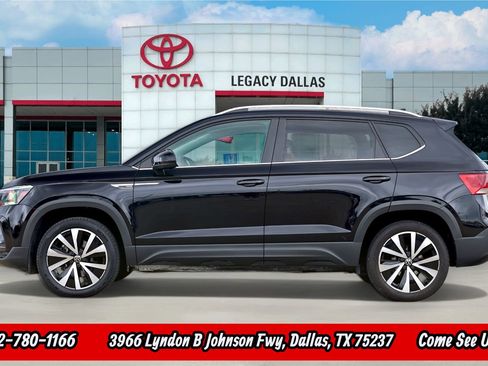 Used 2024 Volkswagen Taos SE image 7