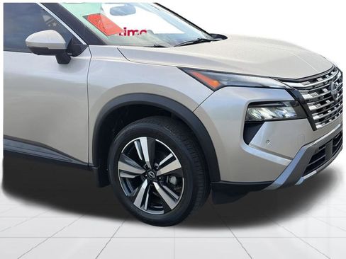 Certified 2024 Nissan Rogue SL w/ SL Premium Package image 8