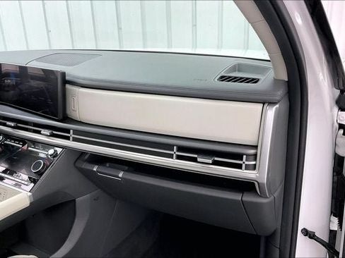 Used 2026 Hyundai Santa Fe SEL AWD/4WD image 17