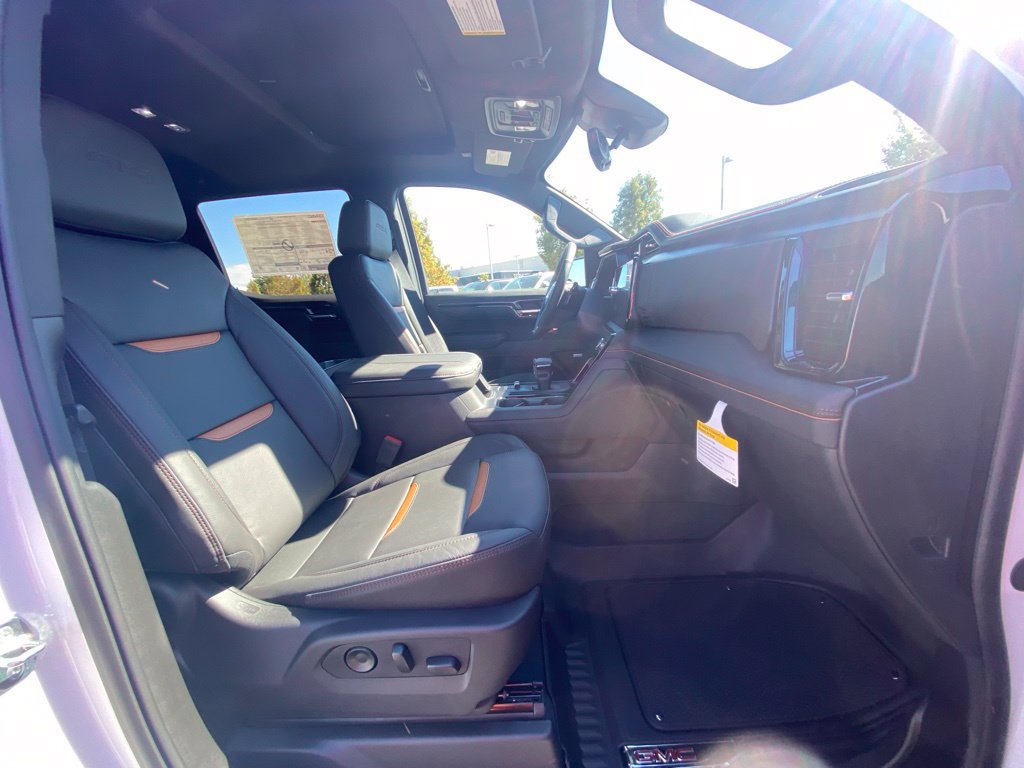 New 2026 GMC Sierra 1500 AT4 w/ AT4 Premium Package AWD/4WD image 32