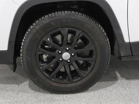 Used 2021 Jeep Cherokee Latitude Lux w/ Mopar Interior Package image 22