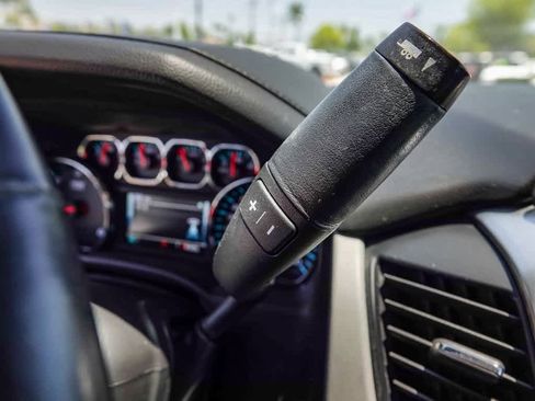 Used 2019 Chevrolet Suburban LT w/ LT Signature Package image 20