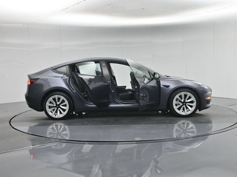 Used 2023 Tesla Model 3 Standard Range RWD image 3