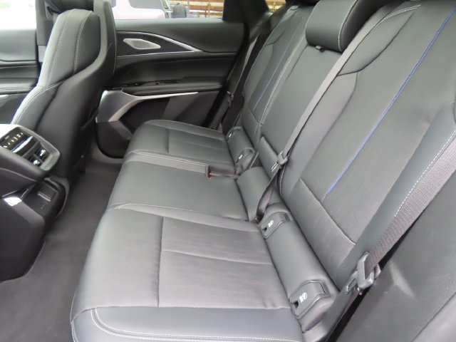 Used 2024 Cadillac Lyriq Luxury AWD/4WD image 38