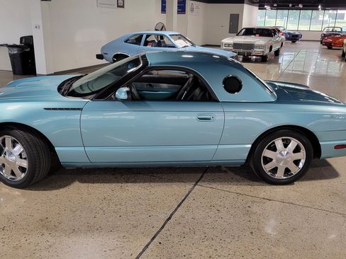 Used 2002 Ford Thunderbird RWD image 2