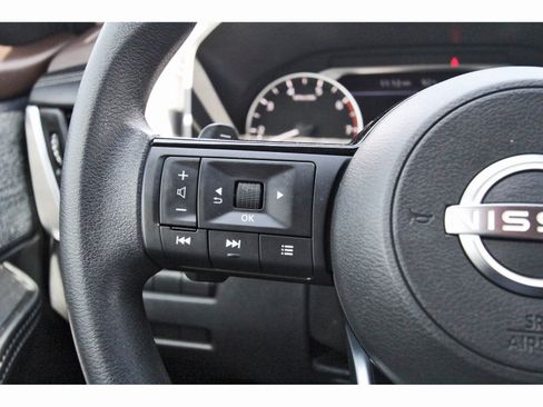 Used 2023 Nissan Rogue SV FWD image 23