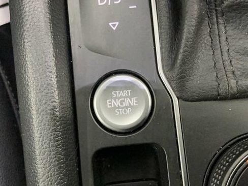 Used 2020 Volkswagen Atlas Cross Sport SEL R-Line AWD/4WD image 19