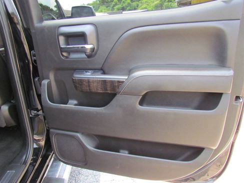 Used 2015 GMC Sierra 2500 Denali w/ Duramax Plus Package AWD/4WD image 15
