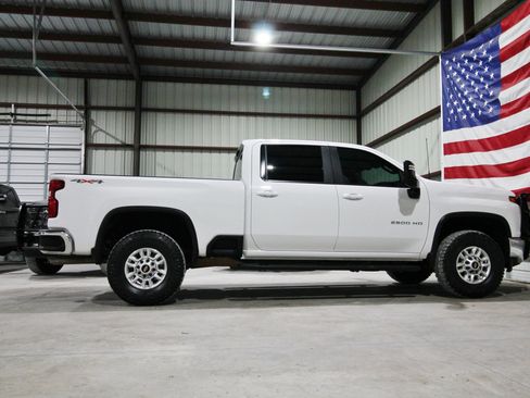Used 2023 Chevrolet Silverado 2500 LT w/ Convenience Package AWD/4WD image 12