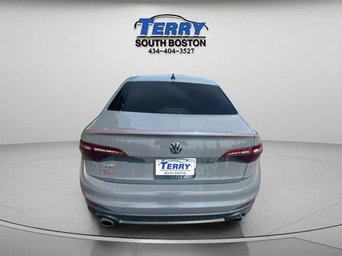 Used 2022 Volkswagen Jetta GLI Autobahn FWD image 4