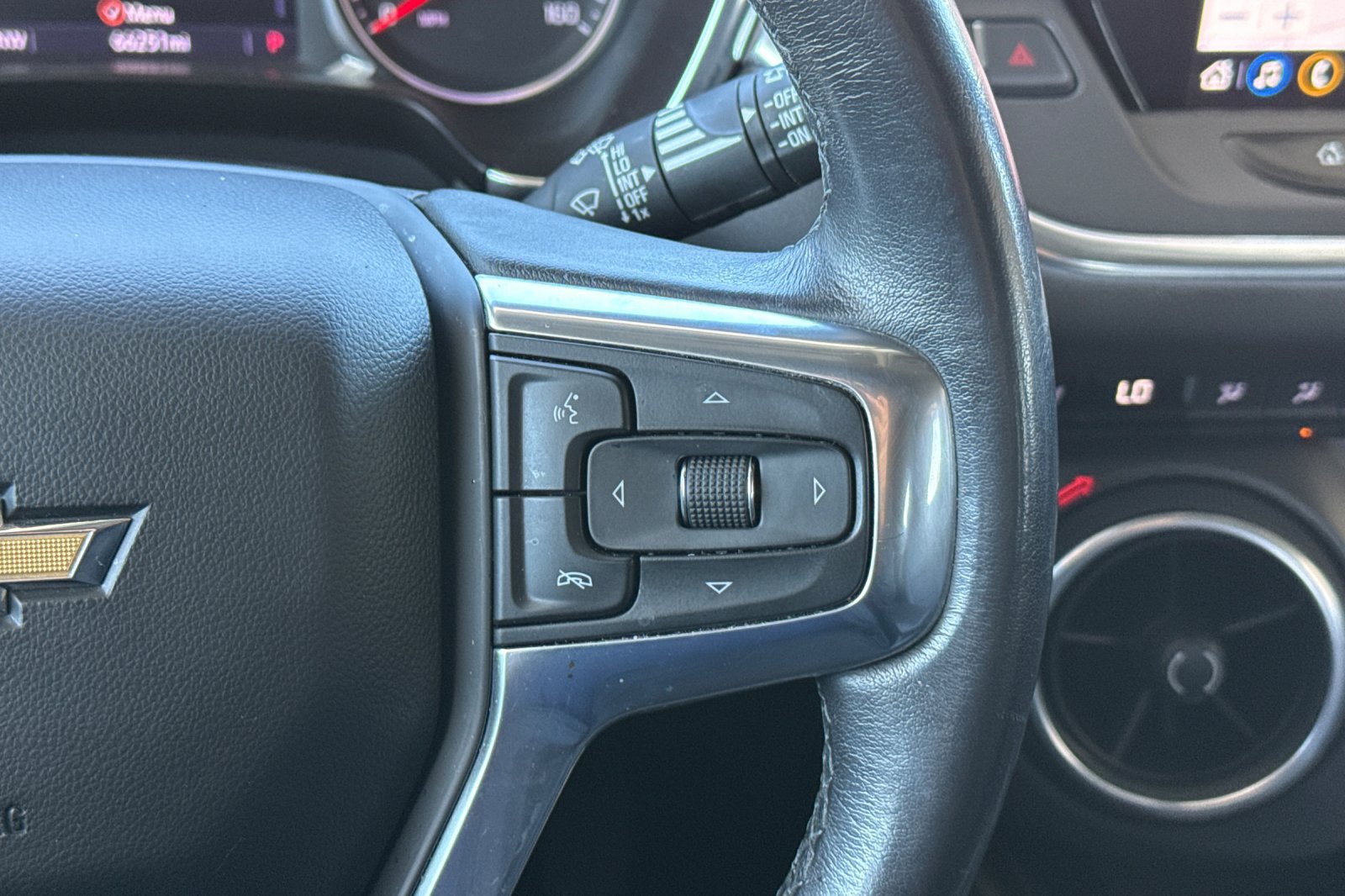 Used 2021 Chevrolet Blazer LT w/ Sound & Technology Package FWD image 37