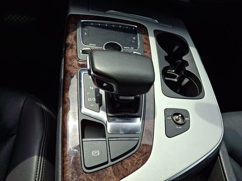 Used 2018 Audi Q7 2.0T Premium AWD/4WD image 16