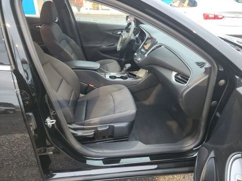 Used 2022 Chevrolet Malibu LS image 31