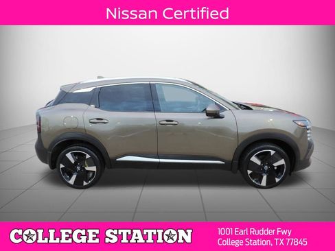 Certified 2025 Nissan Kicks SR FWD image 2