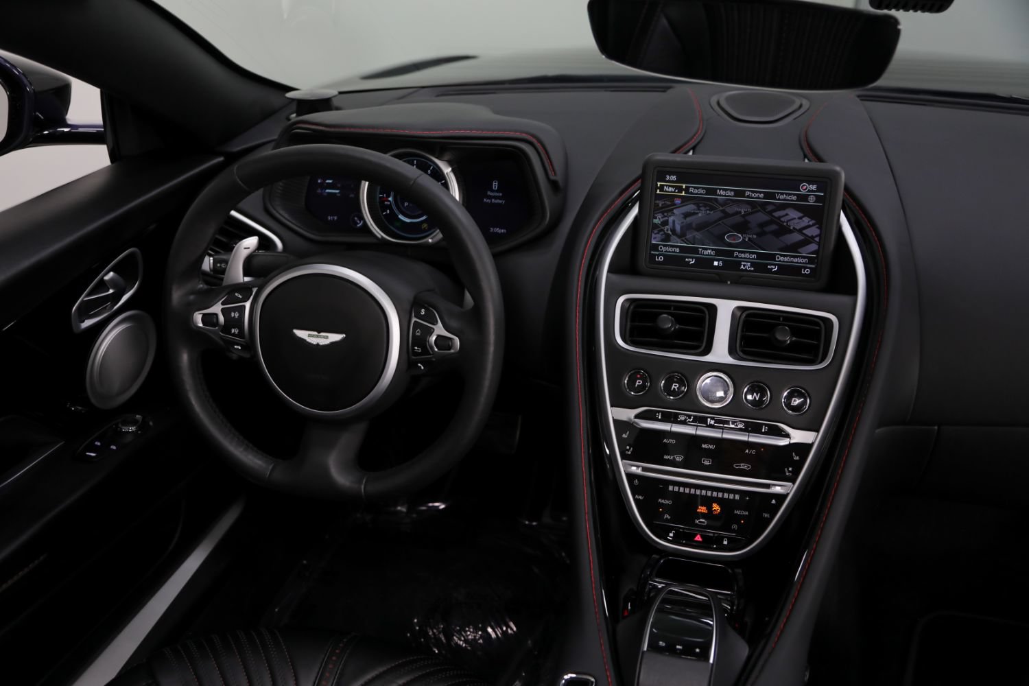 Used 2019 Aston Martin DB11 Volante RWD image 40