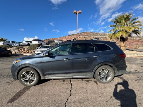 Used 2019 Hyundai Santa Fe XL image 2
