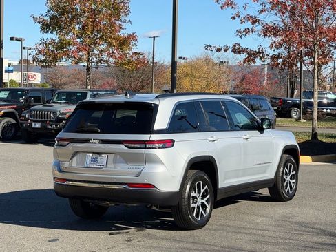 Certified 2024 Jeep Grand Cherokee Limited w/ Luxury Tech Group II image 7
